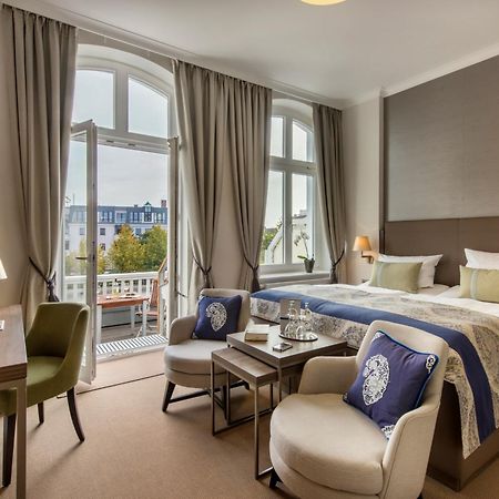 Hotel Am Leuchtturm Росток Екстериор снимка