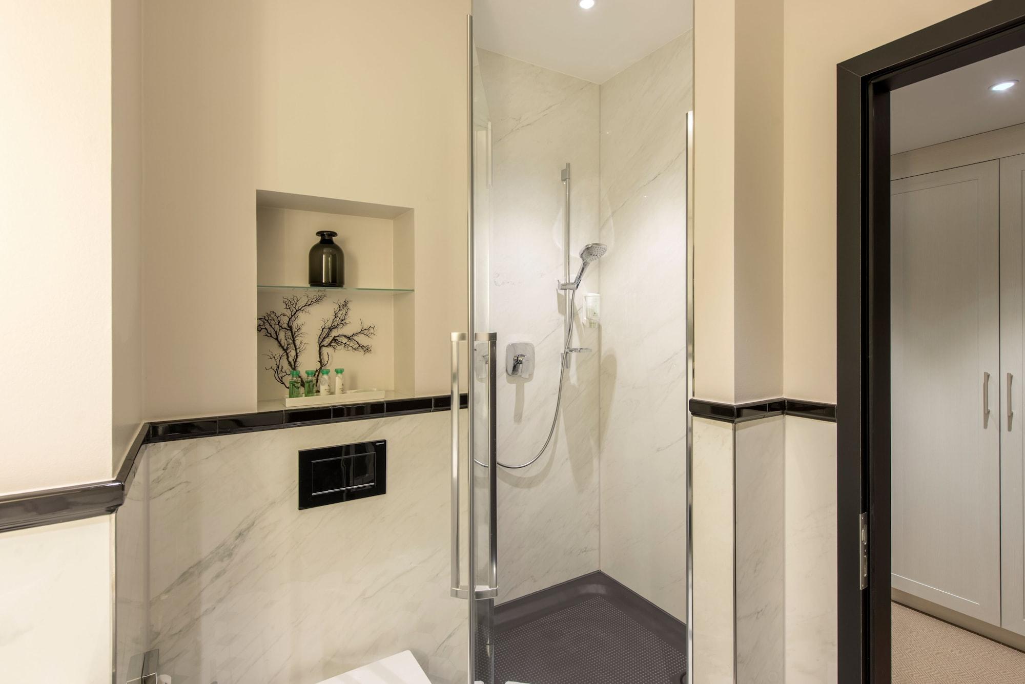 Hotel Am Leuchtturm Росток Екстериор снимка
