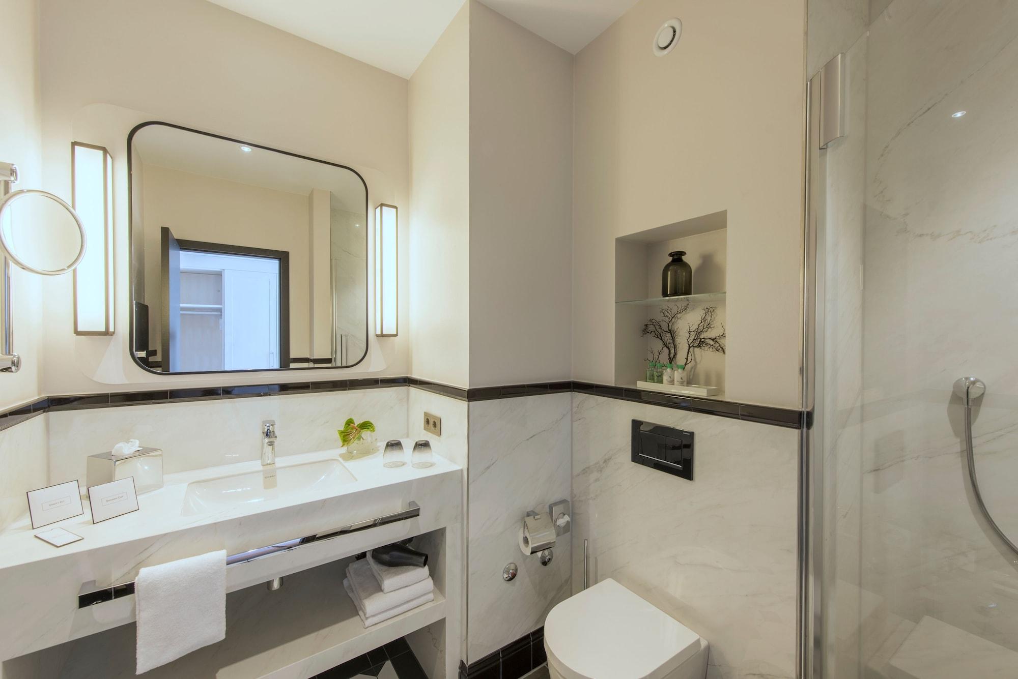 Hotel Am Leuchtturm Росток Екстериор снимка