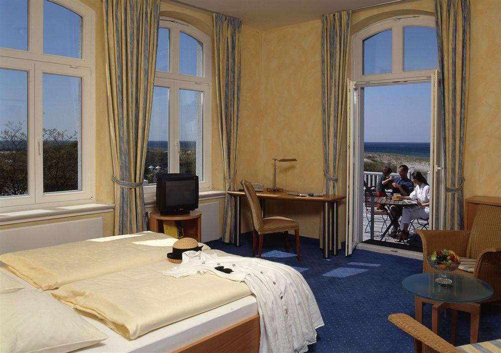 Hotel Am Leuchtturm Росток Екстериор снимка